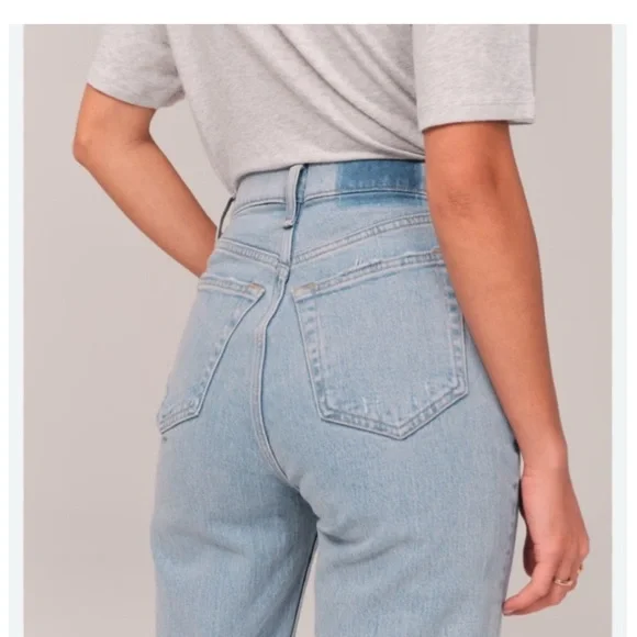 Abercrombie & Fitch Women's 90’s straight High Rise Crisscross Waist
Size 28 - Picture 2 of 8